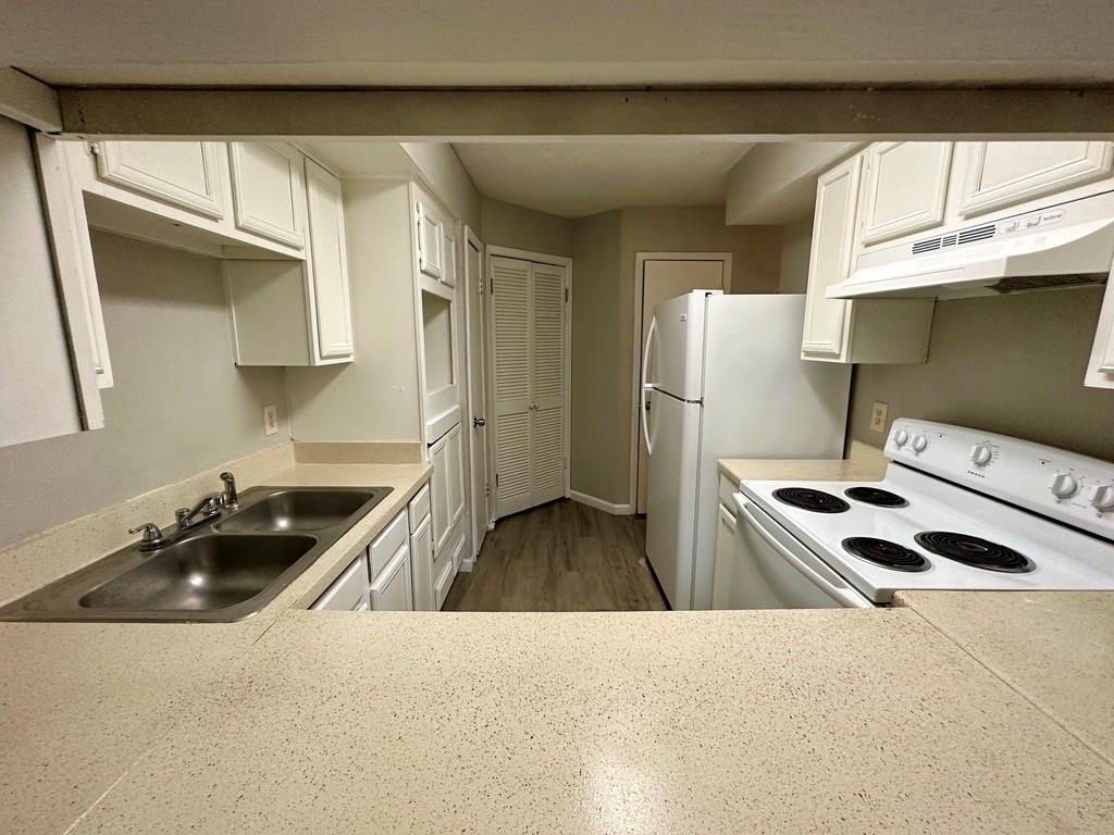9696 Walnut Street 1105 Property Photo 7