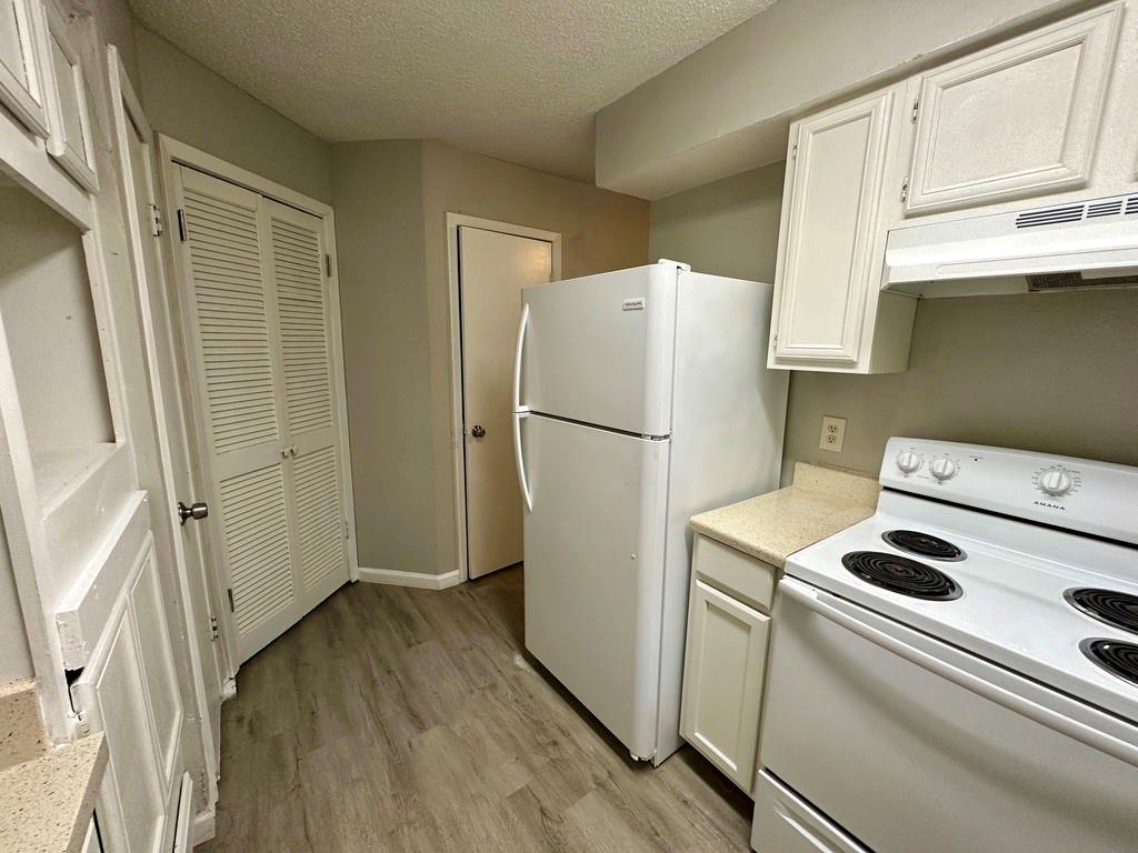9696 Walnut Street 1105 Property Photo 8