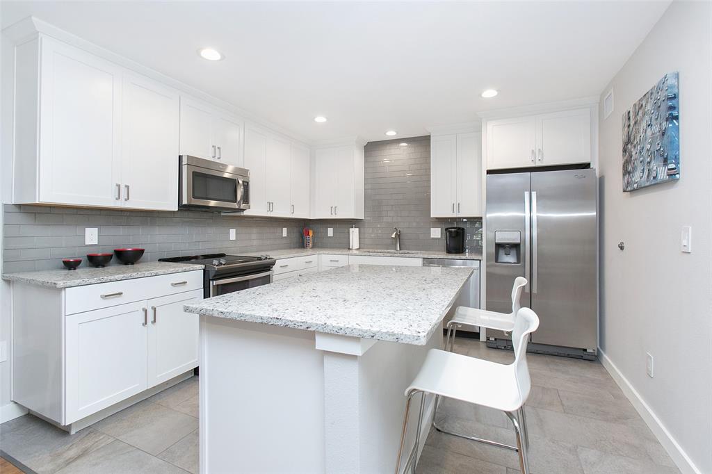 5326 Fleetwood Oaks Avenue Property Photo