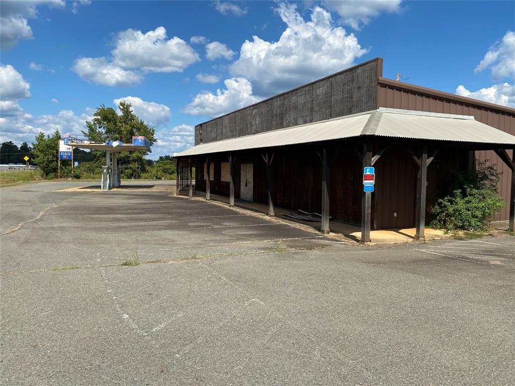 2099 Highway 532 Property Photo 7