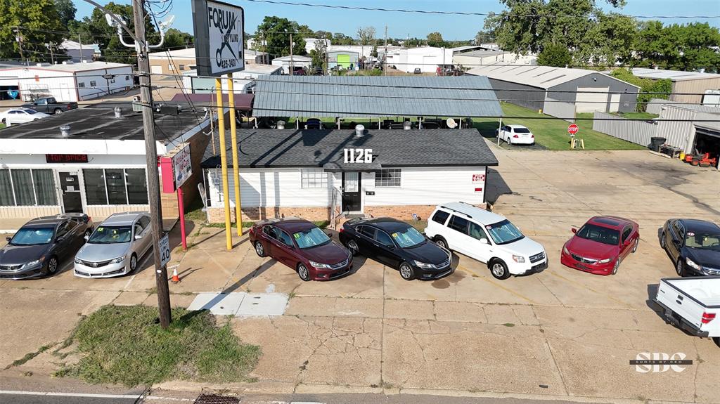 1126 N Market Street Property Photo 1