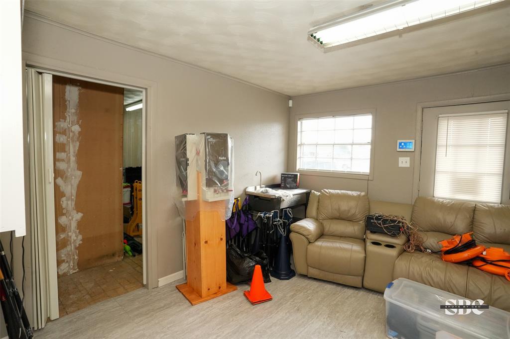 1126 N Market Street Property Photo 10