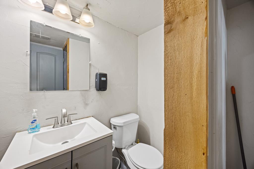 5831 Fall Creek Highway Property Photo 18
