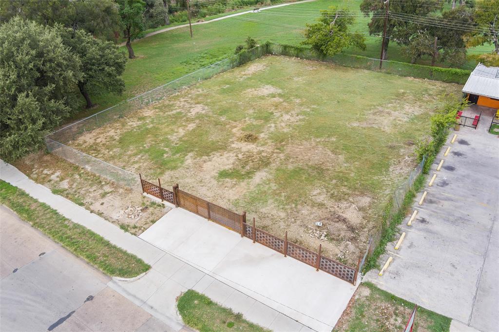 2711 Clinton Avenue Property Photo 6