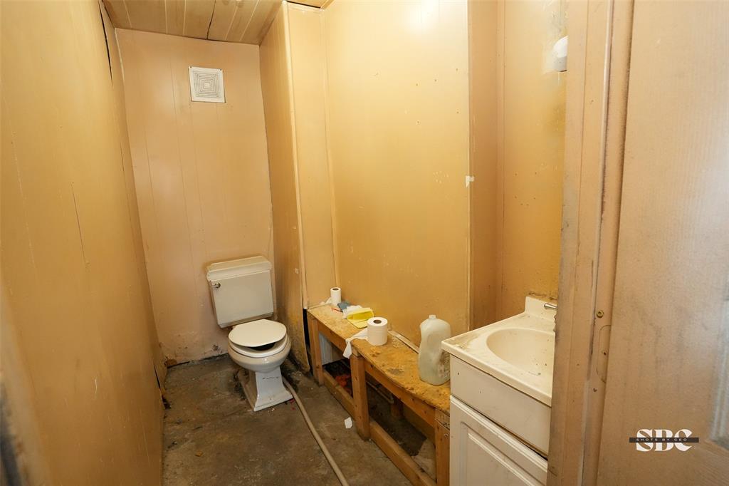1116 N Market Street Property Photo 18