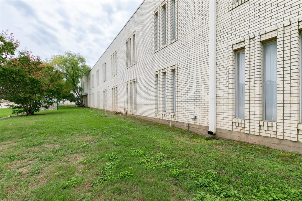 3610 W Pioneer Parkway 201 Property Photo 2