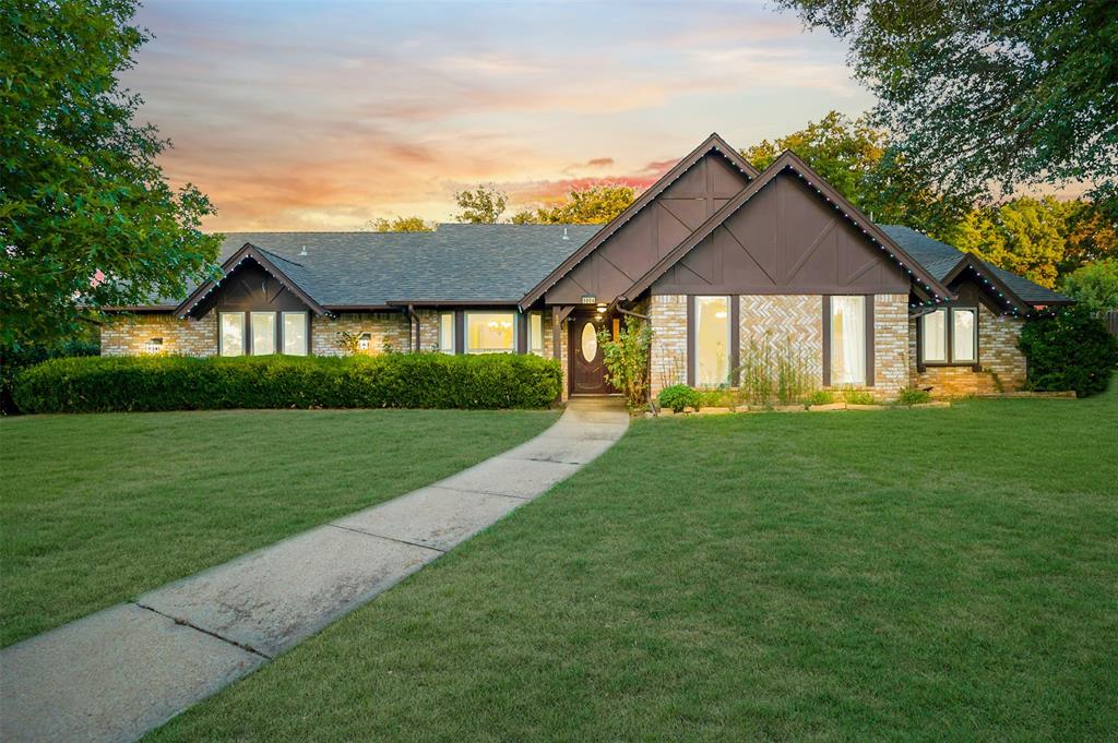 8804 Crosswind Drive Property Photo 3