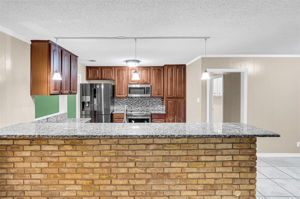 8804 Crosswind Drive Property Photo 12