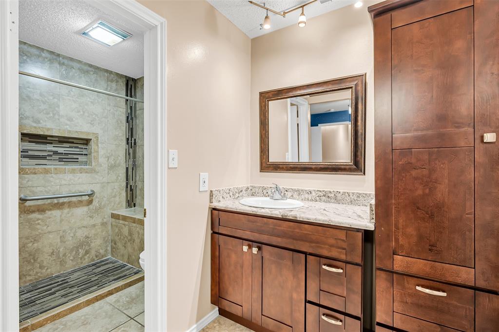 8804 Crosswind Drive Property Photo 32