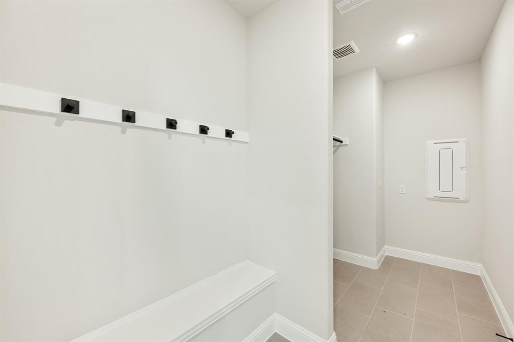 178 Creekside Drive Property Photo 9