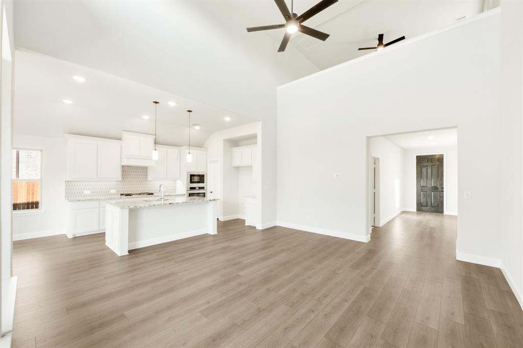 178 Creekside Drive Property Photo 13