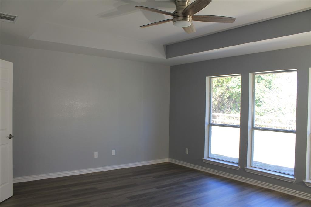 3051 Plainview Road Property Photo 3