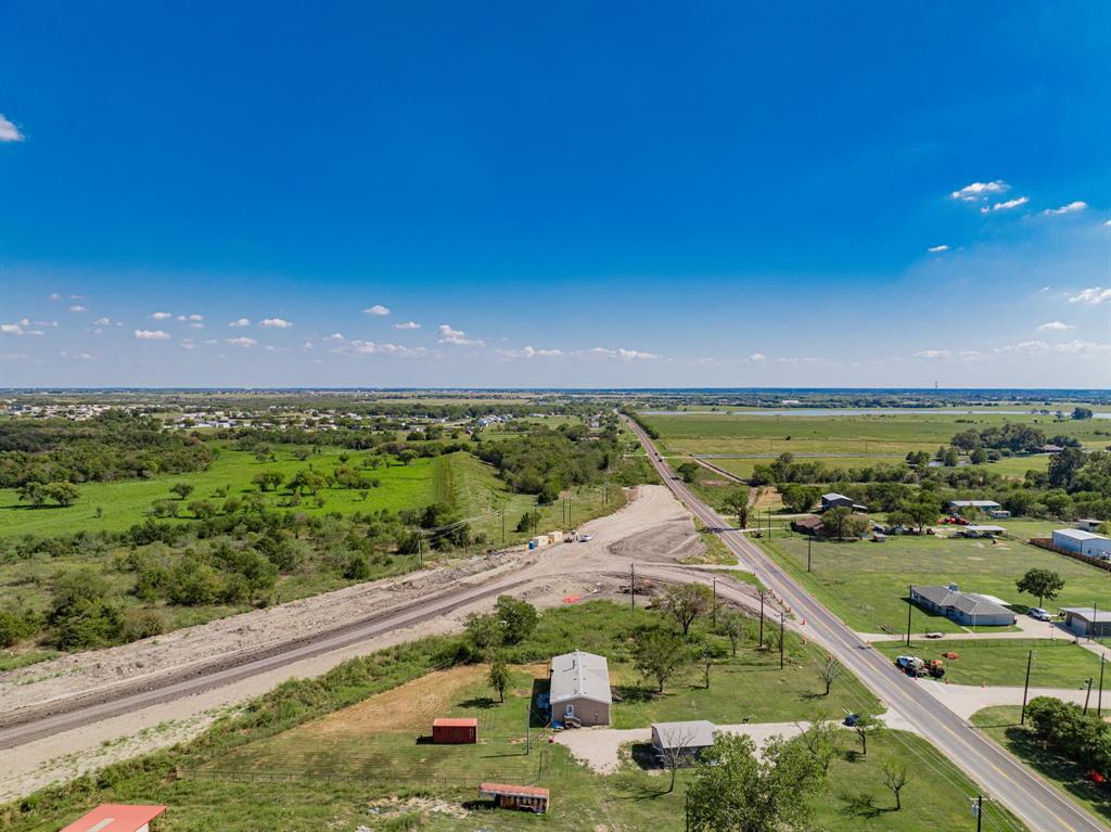 2031 S Fm 148 Property Photo 3