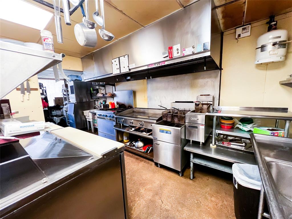 108 S Main Street Property Photo 3