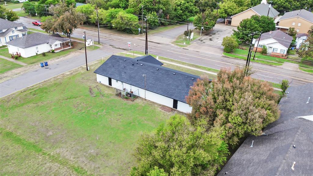 210 W Palestine Street Property Photo 9