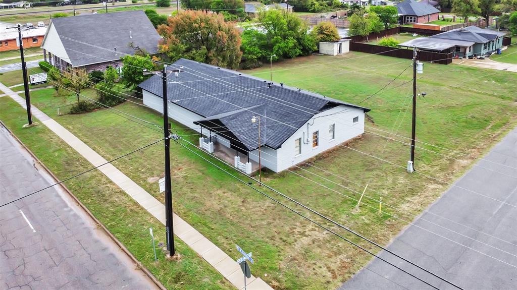 210 W Palestine Street Property Photo 14