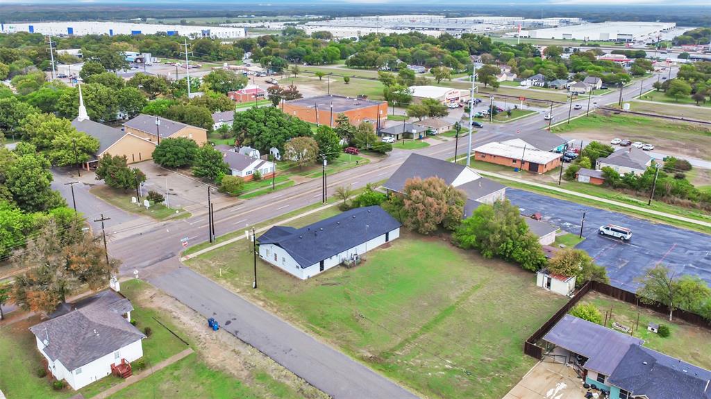 210 W Palestine Street Property Photo 21