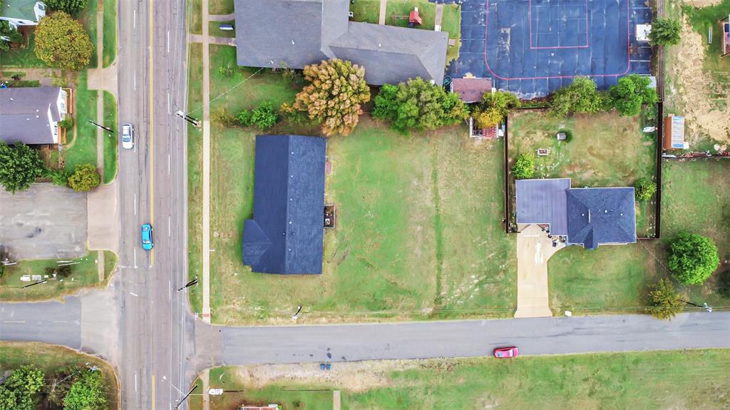 210 W Palestine Street Property Photo 23