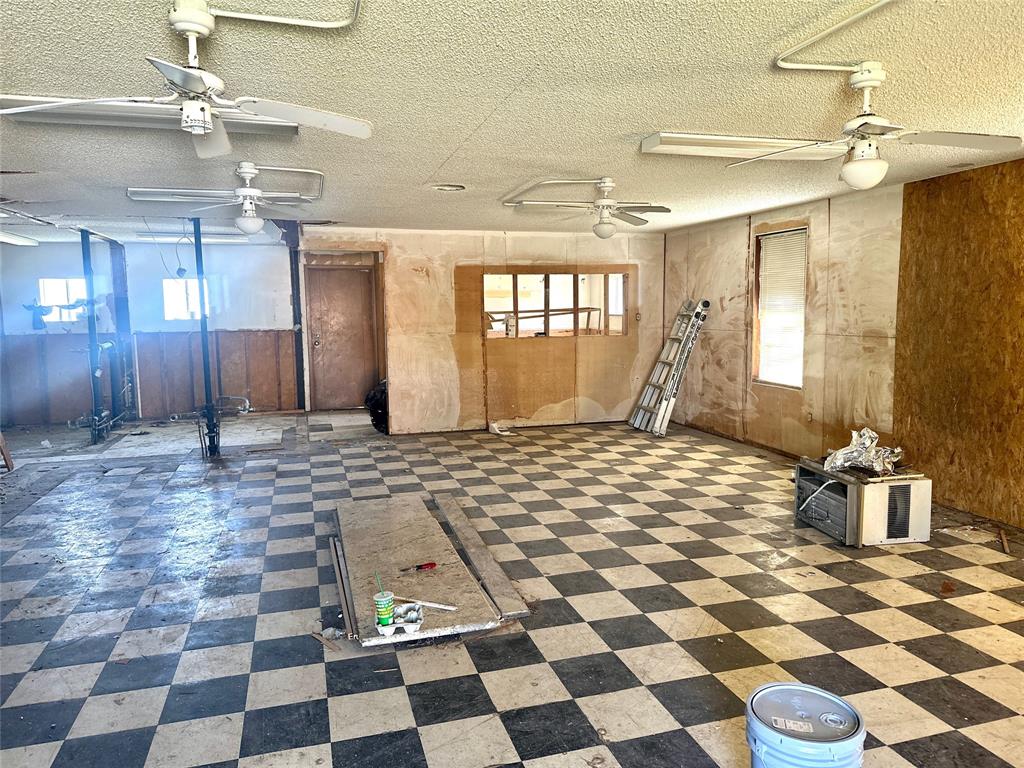 210 W Palestine Street Property Photo 26