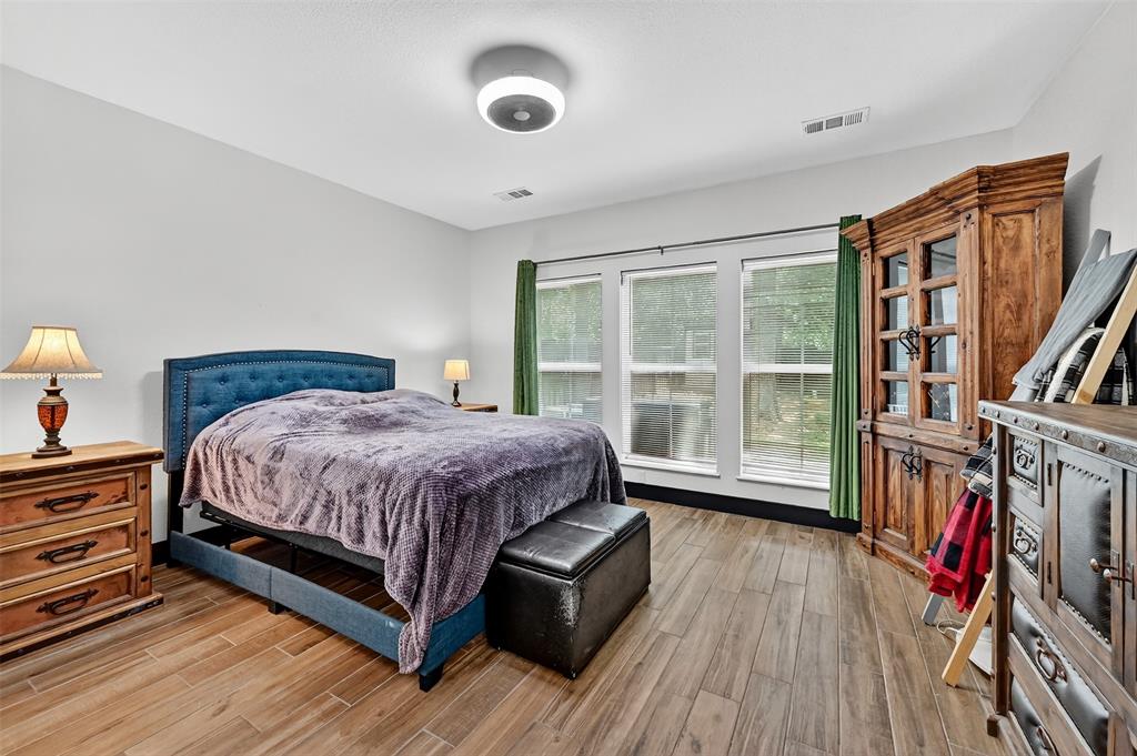 610 Deleon Street Property Photo 19