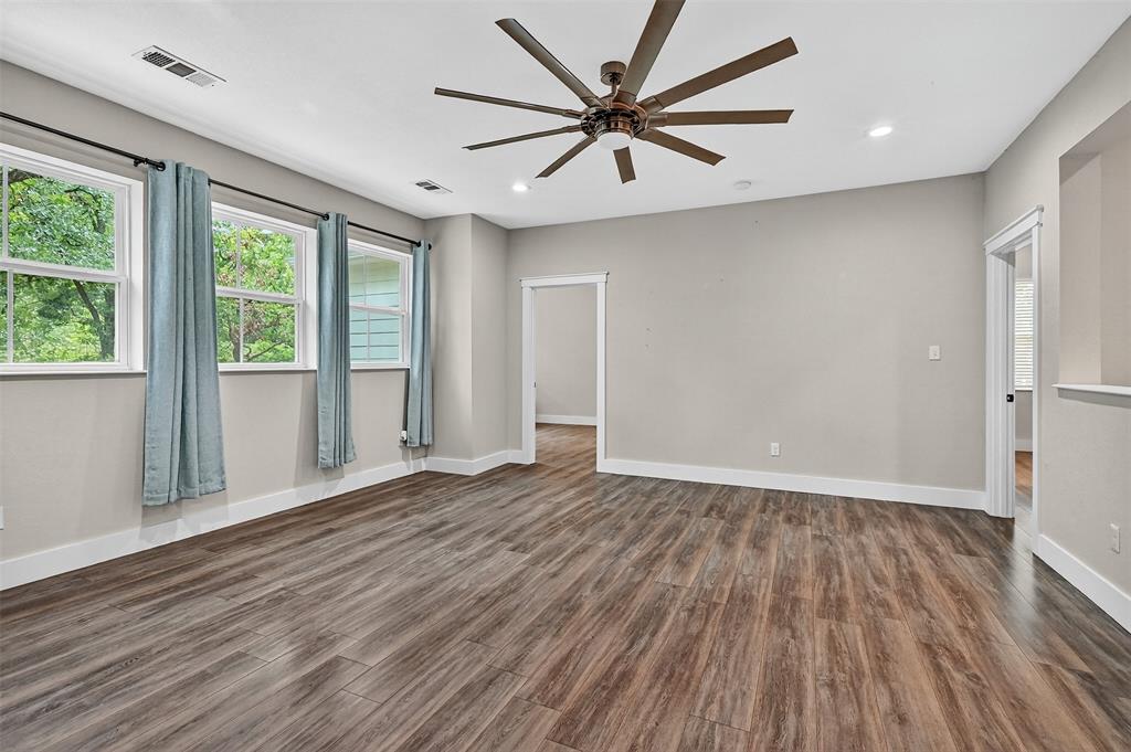 610 Deleon Street Property Photo 24