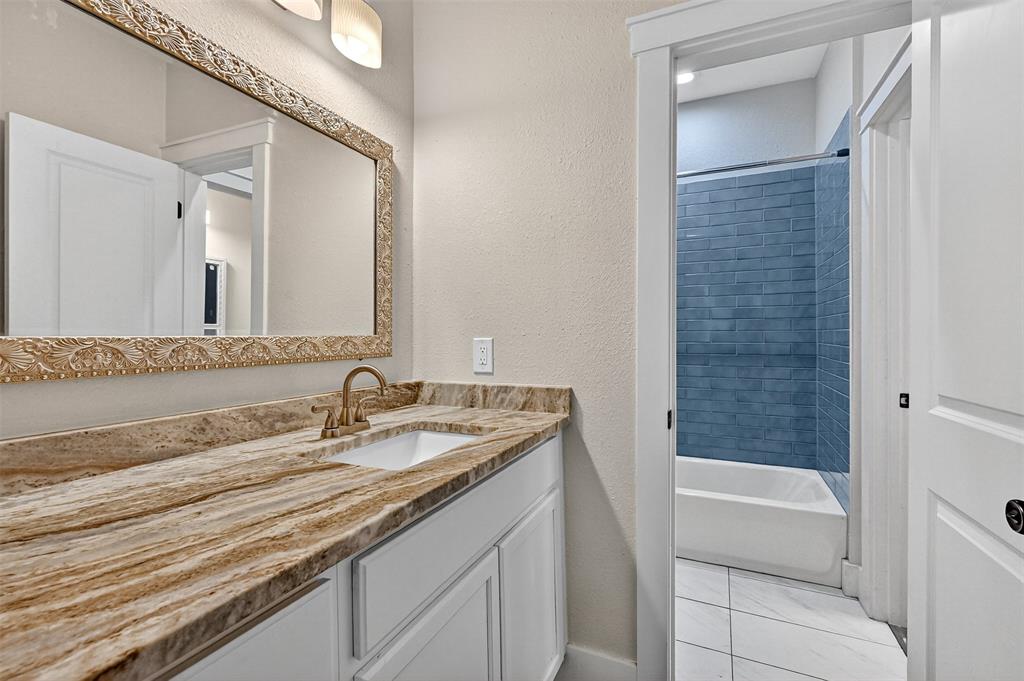 610 Deleon Street Property Photo 25