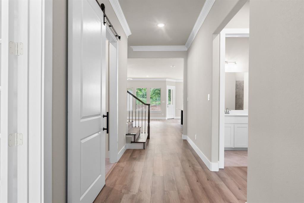 5201 Terrific Lane Property Photo 4