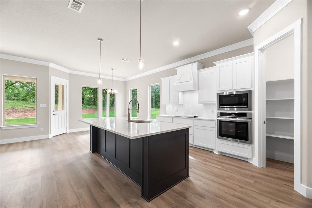 5201 Terrific Lane Property Photo 8