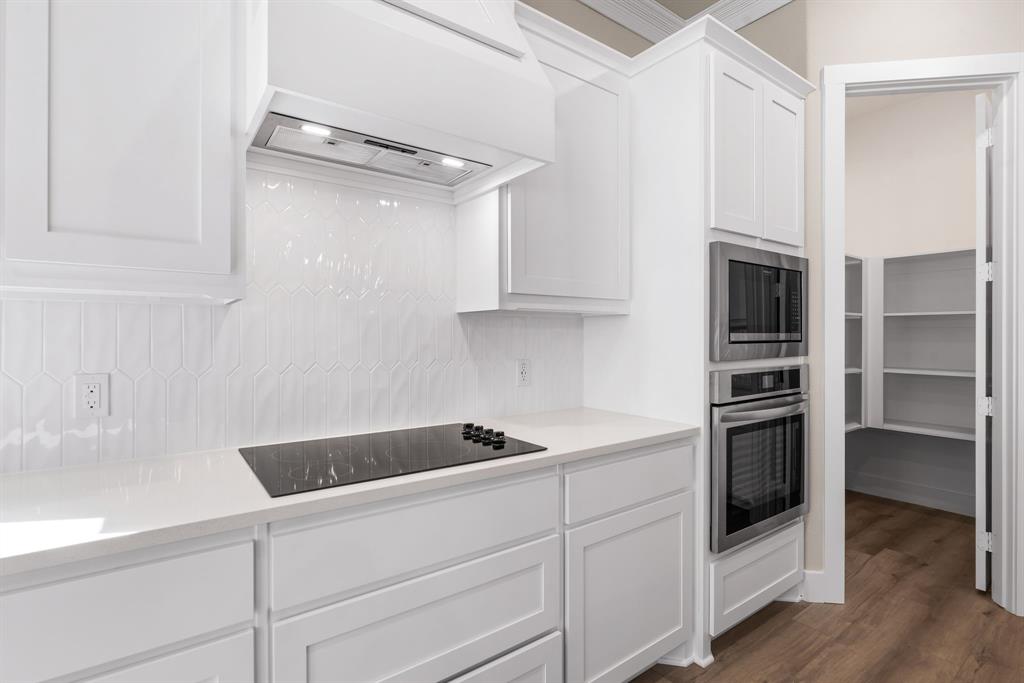 5201 Terrific Lane Property Photo 12