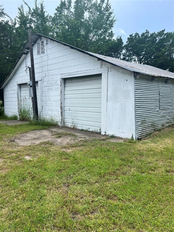 806 Rees Street Property Photo 4