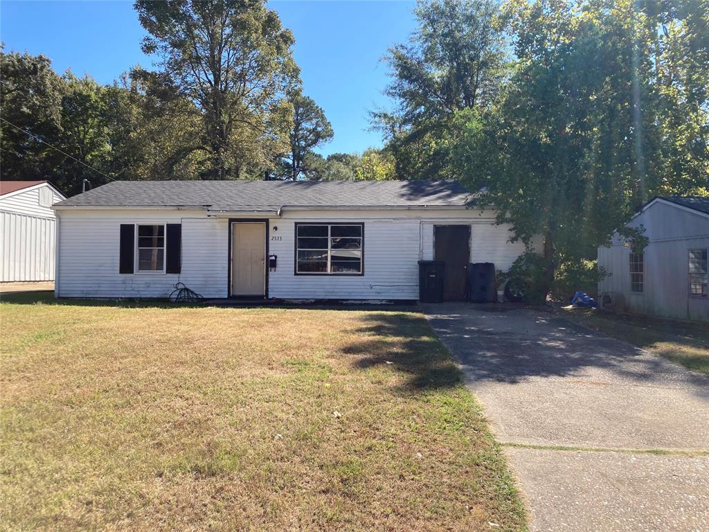 2533 Crape Myrtle Property Photo