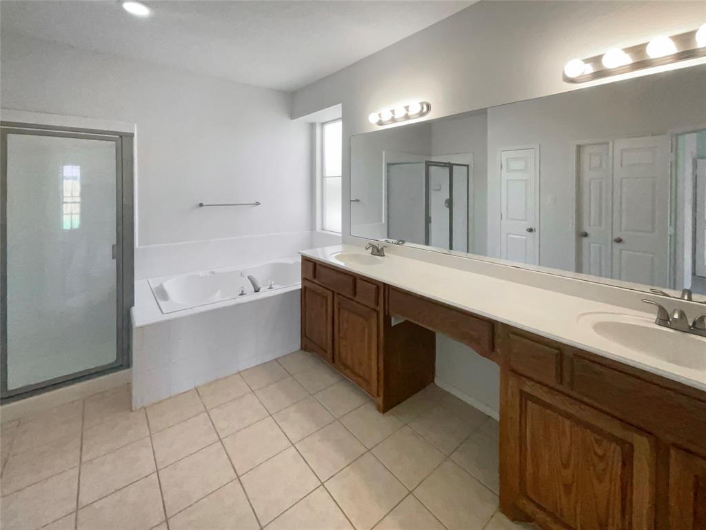 3420 Willowcreek Drive Property Photo 5