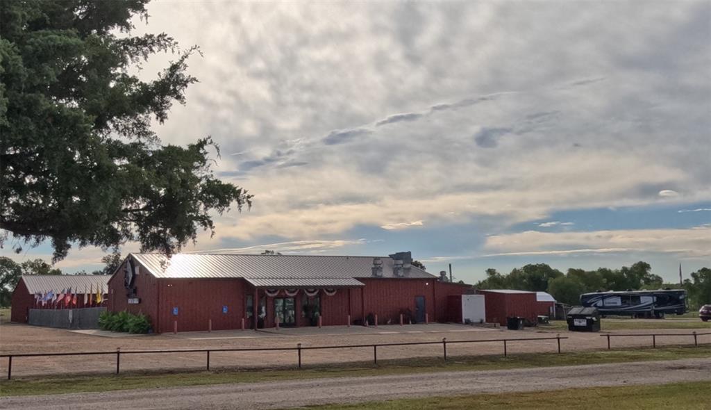 3667 3667 E Interstate 30 Property Photo 6