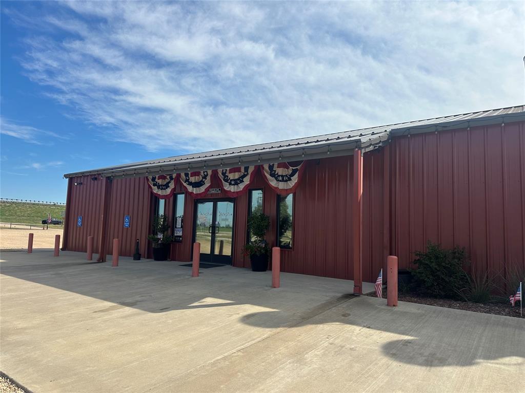 3667 3667 E Interstate 30 Property Photo 9