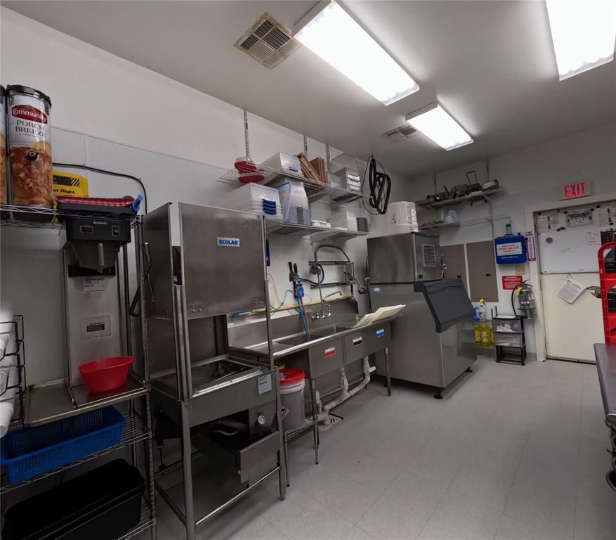3667 3667 E Interstate 30 Property Photo 22