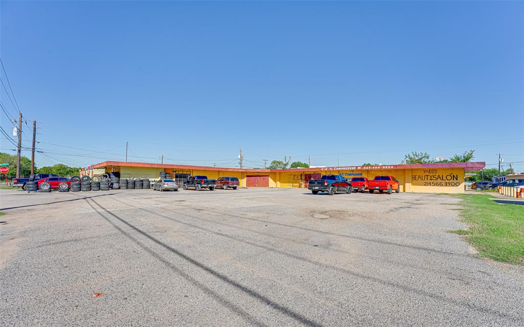 1227 World Store Court Property Photo 1