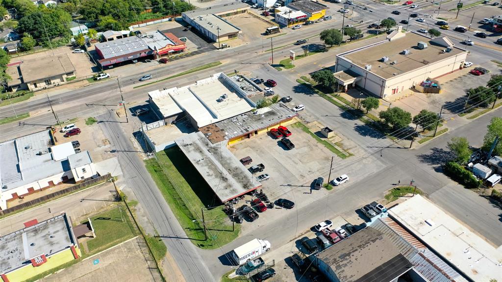 1227 World Store Court Property Photo 14