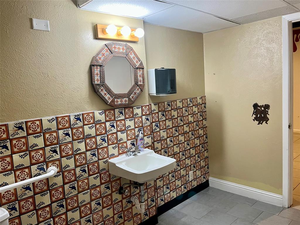 2317 Handley Drive Property Photo 21