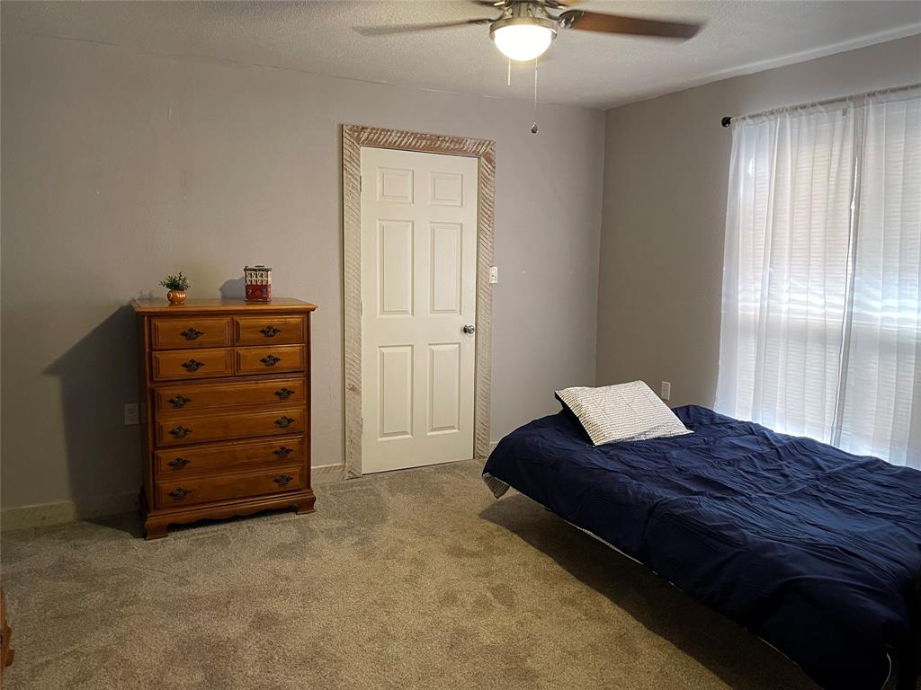 205 E Ash Street Property Photo 3