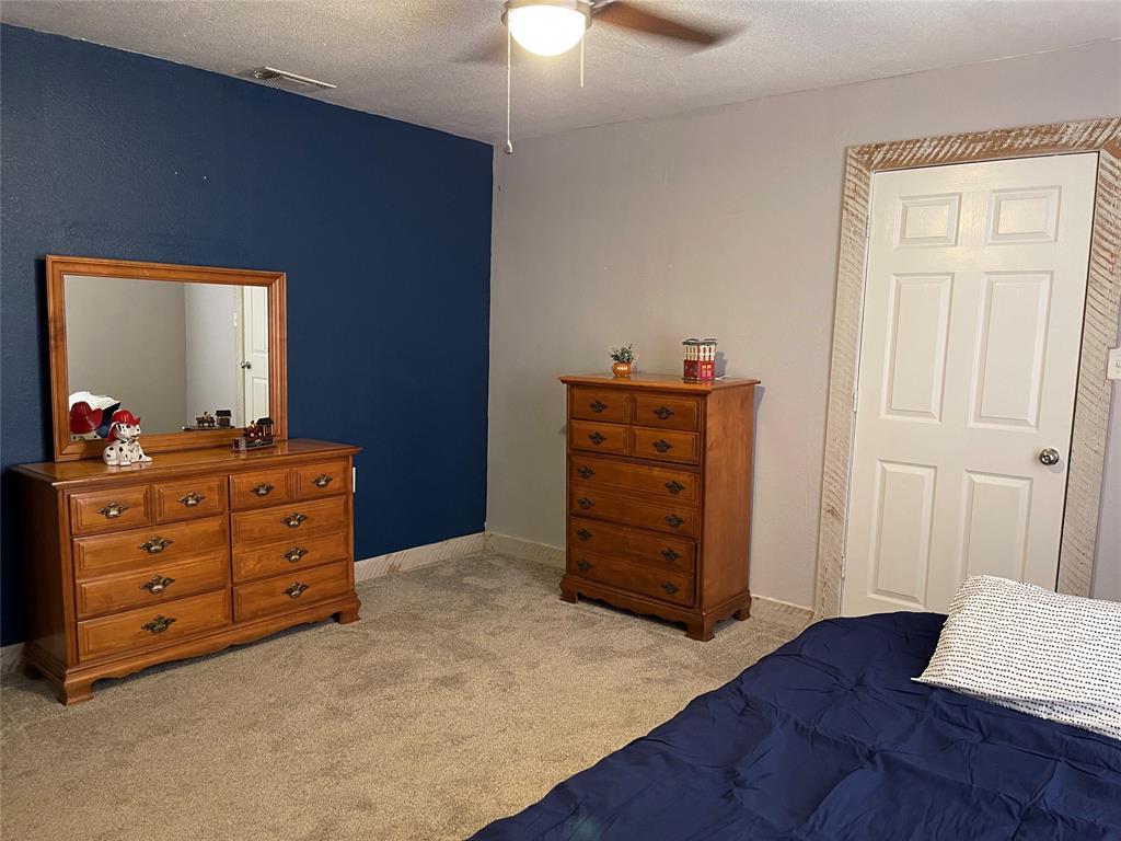 205 E Ash Street Property Photo 4