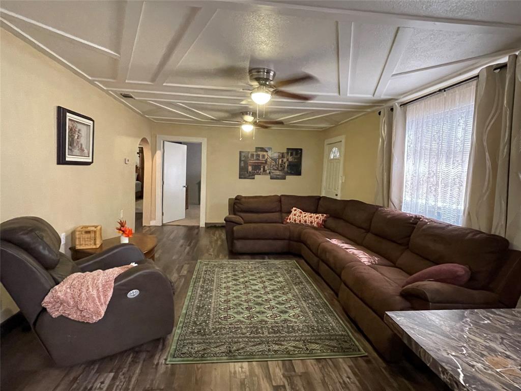 205 E Ash Street Property Photo 16