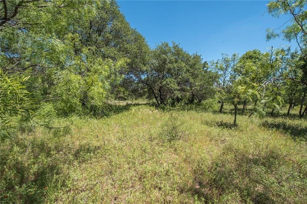 000 Glenhollow Drive Property Photo 3