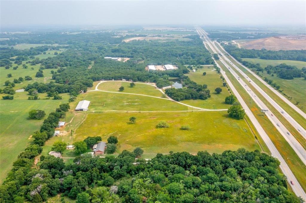 8445 S Interstate 35w Property Photo 3