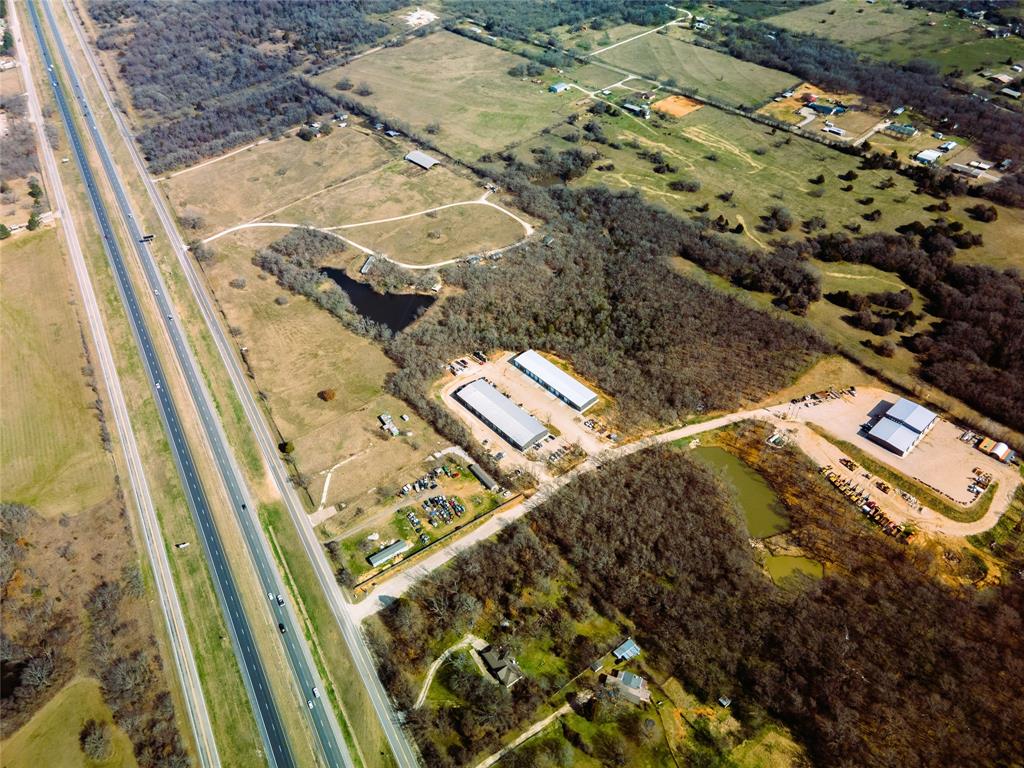 8445 S Interstate 35w Property Photo 37