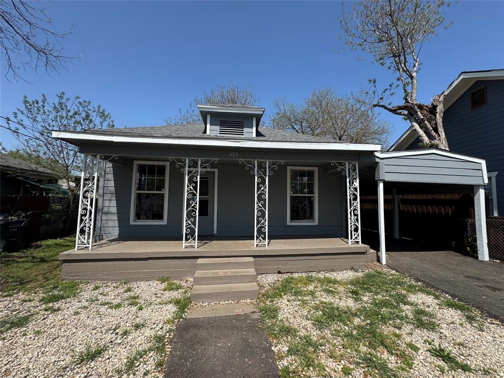 423 W Pembroke Avenue Property Photo