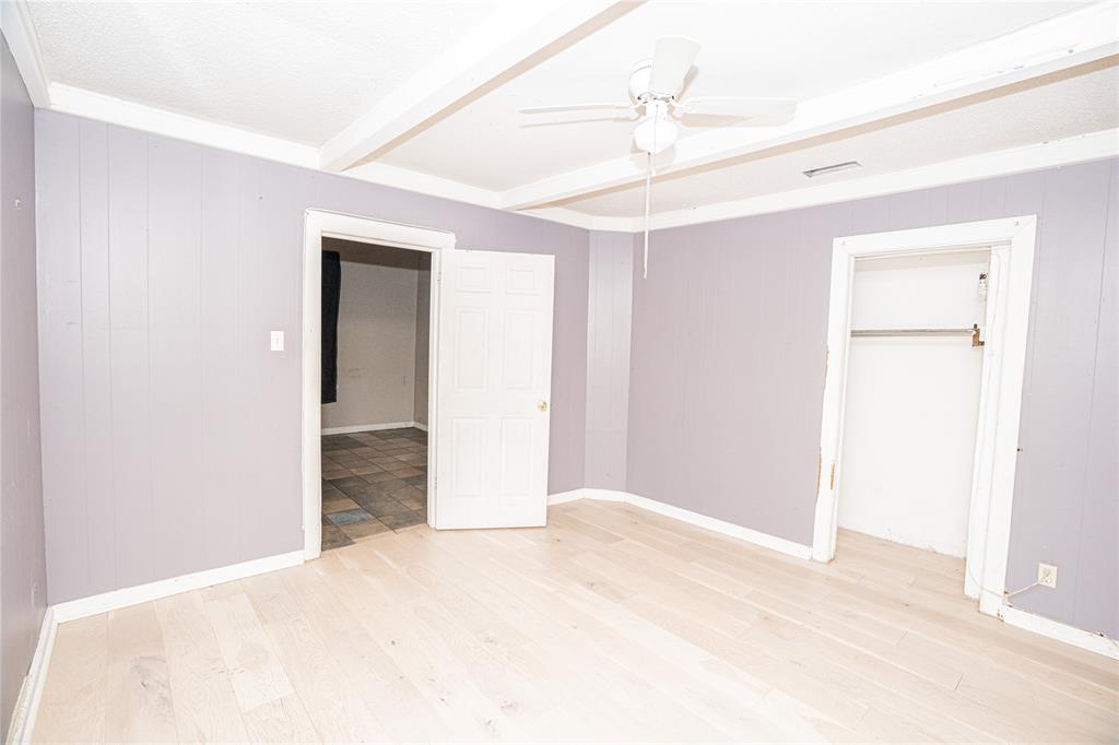 423 W Pembroke Avenue Property Photo 8