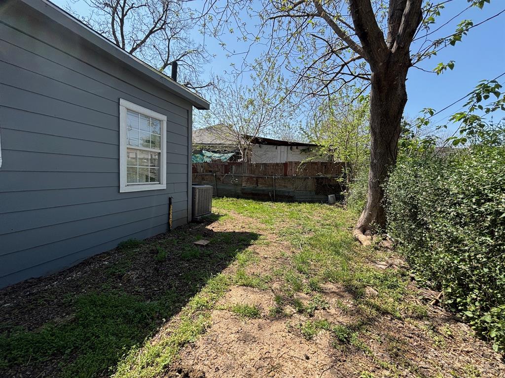 423 W Pembroke Avenue Property Photo 12