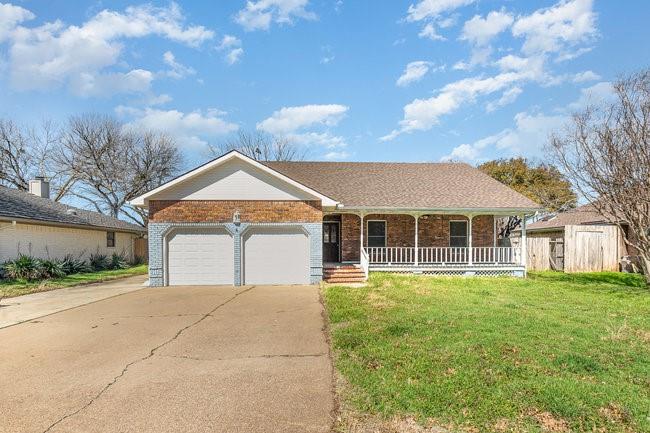 413 Oakwood Circle Property Photo