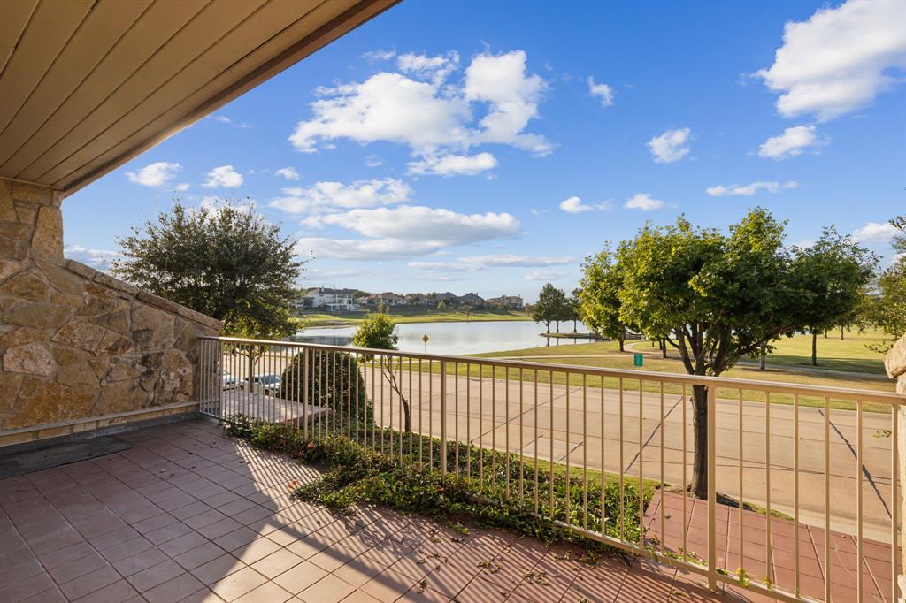 2586 King Arthur Boulevard Property Photo 3