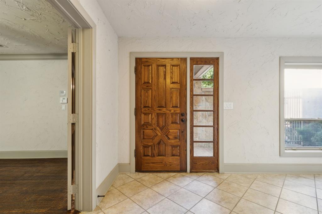 2586 King Arthur Boulevard Property Photo 7